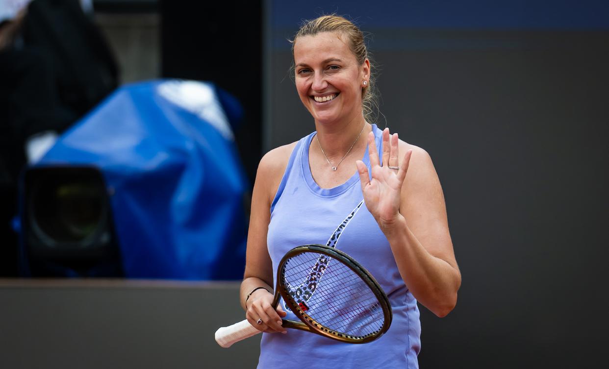 科维托娃重返赛场，刷新纪录首场状态出色，巴塞罗那观众沸腾！引发球迷热议(C罗1200场传射刷爆5大纪录)