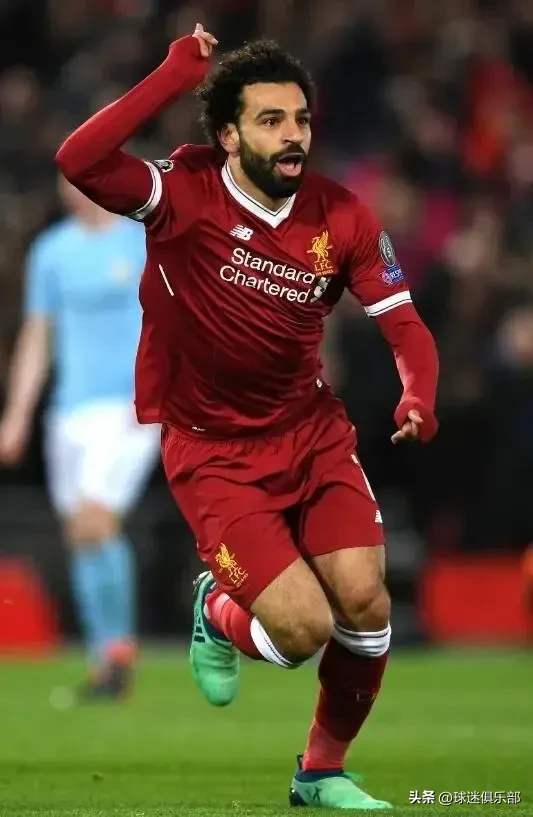 包含莱万多夫斯基连续十二场比赛得分超过最后时刻胜出，G2不断突破！观众掌声雷动的词条