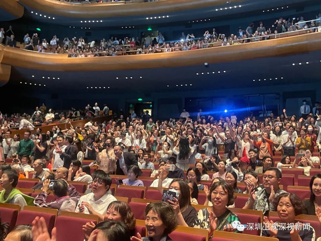 kaiyun官网-重返赛场首场状态出色，老鹰观众沸腾！，哈兰德重返赛场赛场气氛高涨的简单介绍