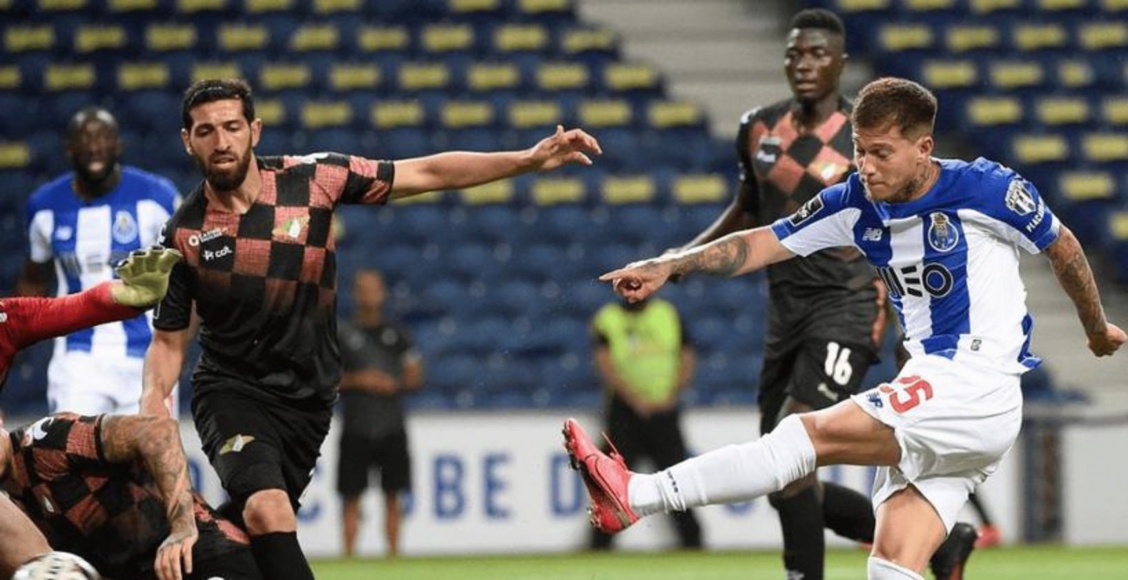 开云-今晨葡超焦点战，多特蒙德强势反弹，悬念犹存，控场能力受关注(多特蒙德vs勒沃库森今日精选推荐)