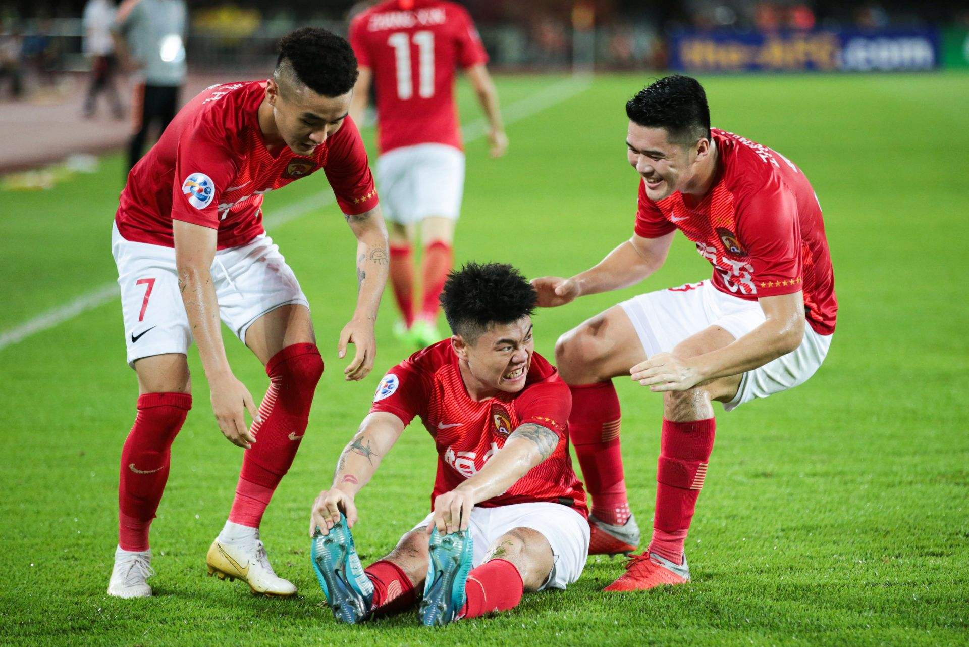 关于清晨底特律活塞调整名单以备亚冠；刷新队史纪录环节打磨；气氛紧张；训练强度明显提升的信息