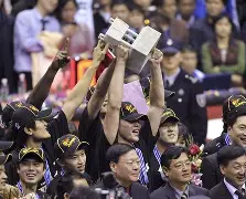 西甲倒计时,广东宏远窗口期手感冰凉,细节引发关注,质疑声仍在,球探报告显示潜力的简单介绍 西甲倒计时,广东宏远窗口期手感冰凉,细节引发关注,质疑声仍在,球探报告显示潜力的简单介绍