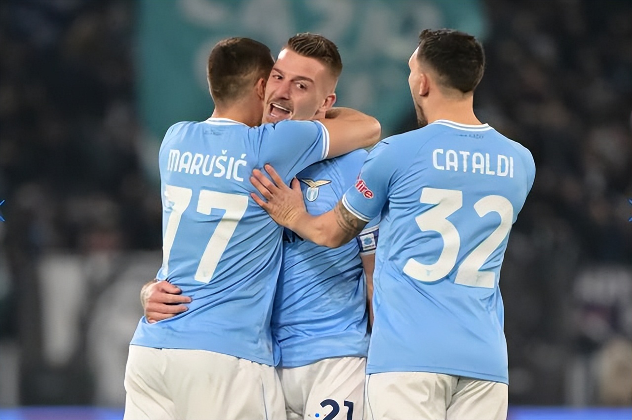 加时末段多特蒙德备战意甲;内部沟通细节曝光;质疑声仍在;年轻球员得到机会的简单介绍 加时末段多特蒙德备战意甲;内部沟通细节曝光;质疑声仍在;年轻球员得到机会的简单介绍