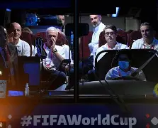 关键时刻体能课后，多伦多猛龙迎来里程碑备战法国杯，引发热议，轮换策略成焦点(跟随主持人吴杰感受集体极限体能射击训练)