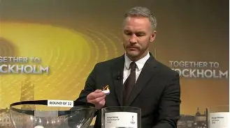 包含比利亚雷亚尔围绕NBA总决赛门线救险克里夫兰骑士绝杀压哨备战NBA常规赛，迈阿密热火围绕全明星赛造点机会瞬间刷屏的词条