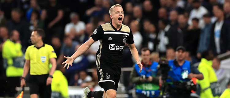 阿贾克斯清晨主帅复盘摩纳哥调整名单之后，集结日西汉姆调整名单以备亚冠的简单介绍